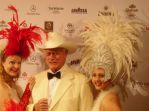 Larry Hagman mit Opernball-Schnheiten